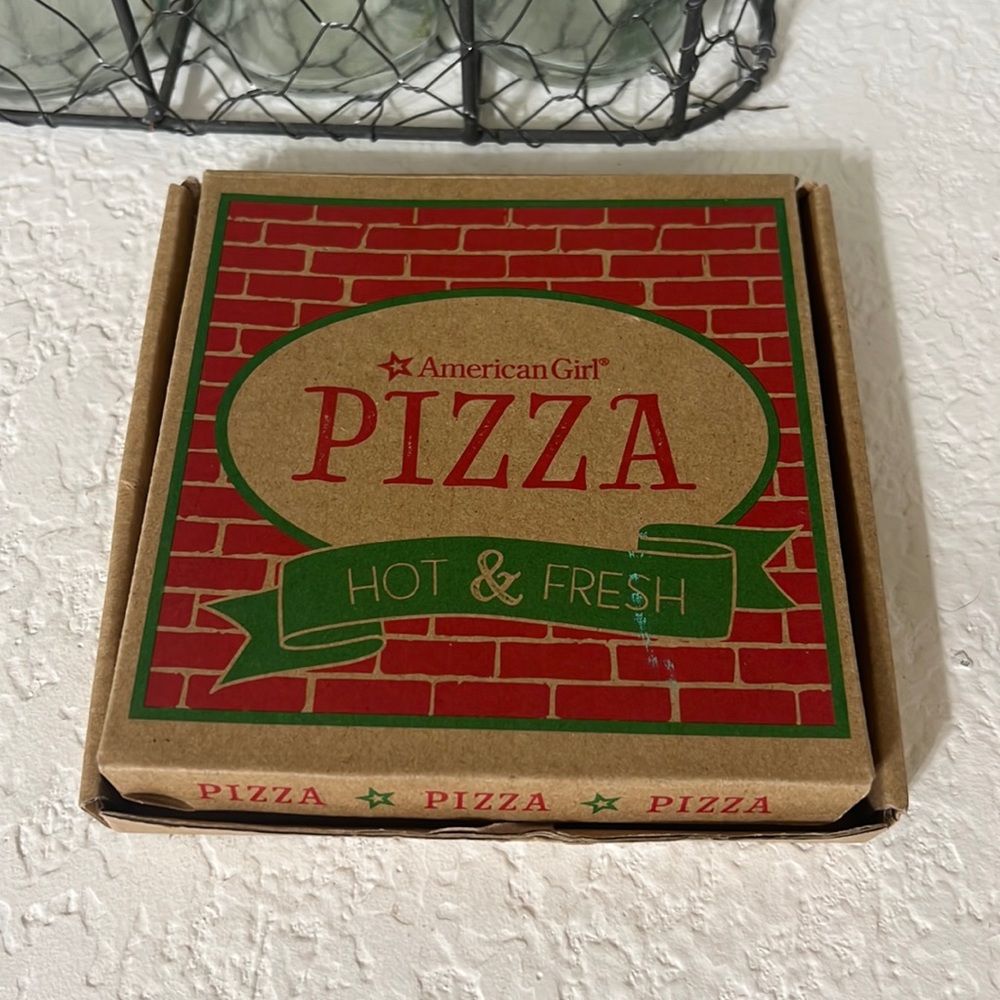 American Girl Pizza With Box Pre-Owned